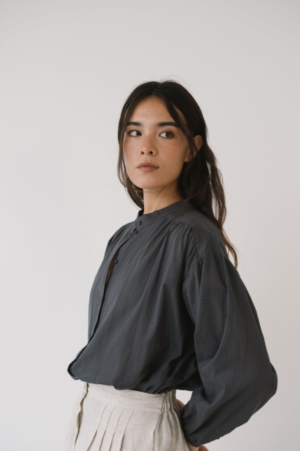 Blusa oversized gris antracita