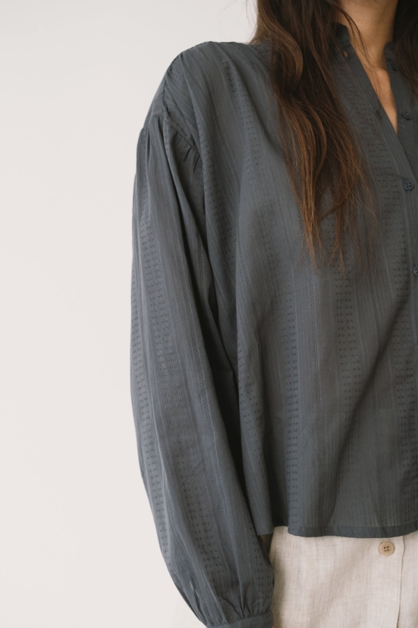 Blusa oversized gris antracita