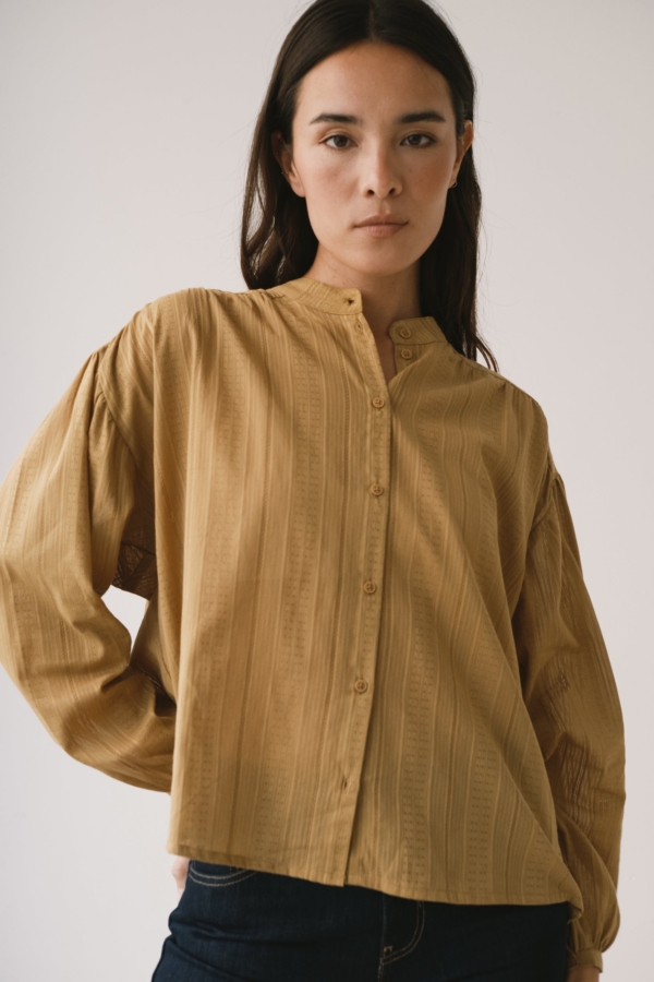 Blusa oversized mostaza