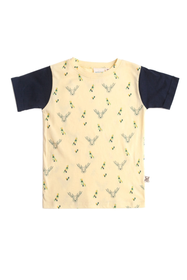Camiseta unisex amarilla con estampado de ciervos