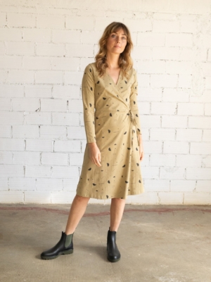 Vestido Gemma cruzado beige lluvia sideral