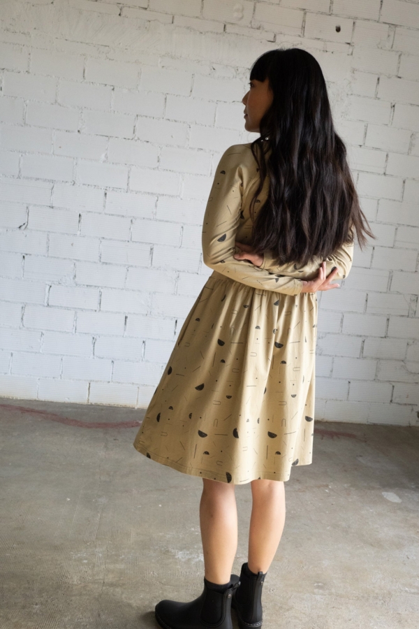 Vestido Giorgia manga ranglán beige lluvia sideral