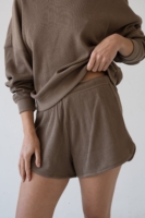 Pantalón corto Haiku Waffle en color marrón