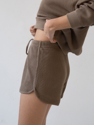 tiralahilacha-haiku-waffle-short-in-brown-2