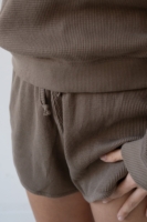 Pantalón corto Haiku Waffle en color marrón