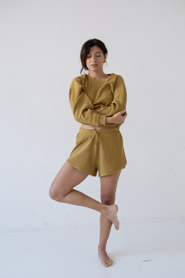 Haiku Waffle corto en color mostaza