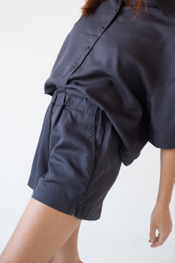 Camisa Hallow oversized Tencel negro