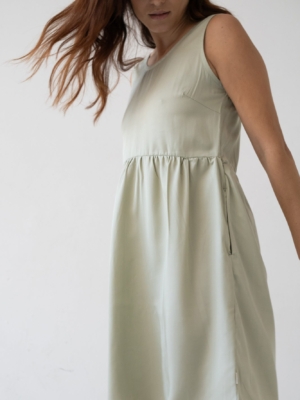 tiralahilacha-hazel-tencel-straps-dress-in-green-4