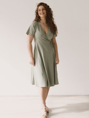 Vestido Helen cruzado verde mimbre