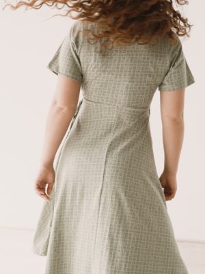 tiralahilacha-helen-wrap-dress-green-wicker-4