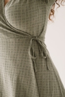 Vestido Helen cruzado verde mimbre