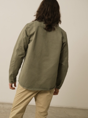 tiralahilacha-helmut-overshirt-worker-organic-cotton-in-green-2
