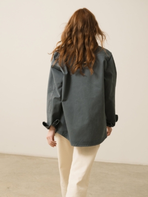 tiralahilacha-helmut-unisex-overshirt-worker-organic-cotton-in-blue-2