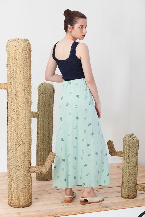 Maxi falda evasé Irma verde estampado cactus.