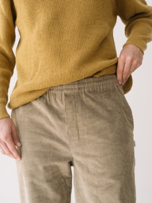tiralahilacha-organic-oversized-corduroy-pants-in-green-2