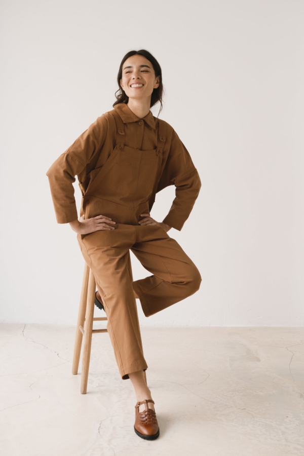 Peto de sarga marrón