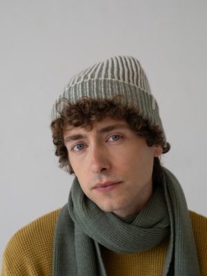 tiralahilacha-tao-chunky-wool-beanie-in-two-tone-green-2