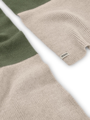 tiralahilacha-tayo-chunky-wool-scarf-in-two-tone-green-2-5