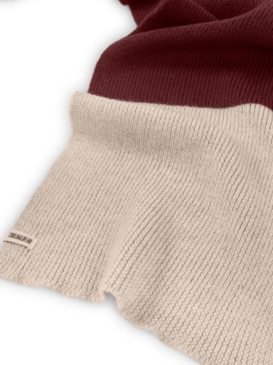 tiralahilacha-tayo-chunky-wool-scarf-in-two-tone-red-2-5