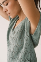 Top calado de tricot azul claro