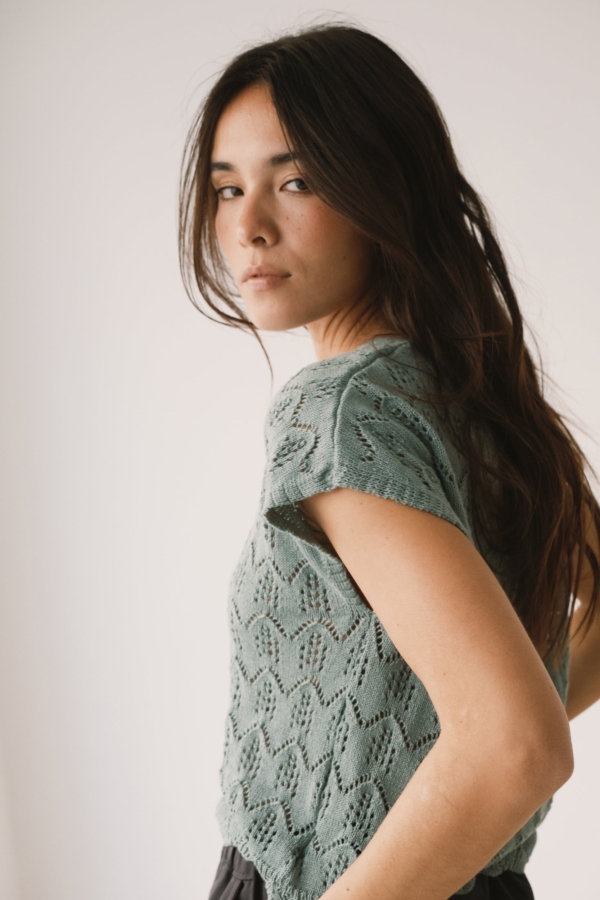 Top calado de tricot azul claro