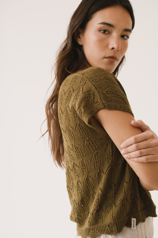 Top calado de tricot verde