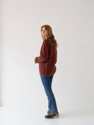 tiralahilacha-unisex-tam-sweater-organic-cotton-in-garnet-rosella-2