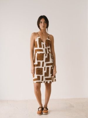 tiralahilacha-vestido-cruzado-de-tirantes-estampado-marron-2