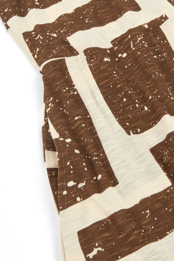 Vestido cruzado de tirantes estampado marrón