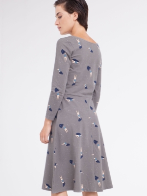 tiralahilacha-vestido-cynthia-falda-midi-color-gris-estampado-bailando-en-el-cosmos-2