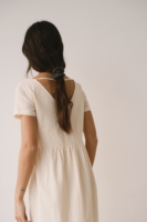 Vestido holgado con botones crudo