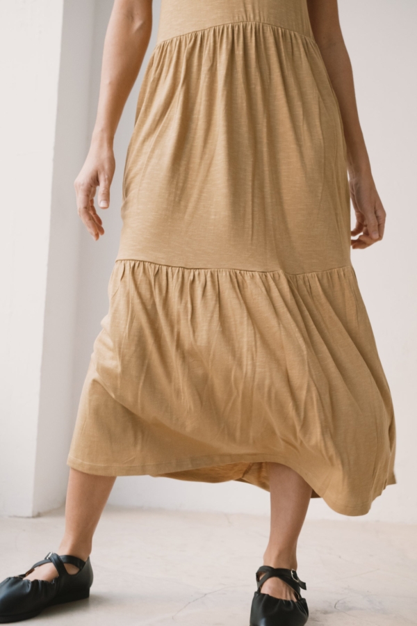 Vestido largo con volantes amarillo