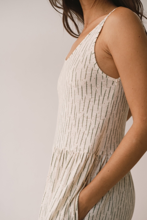 Vestido largo con volantes estampado verde