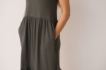 Vestido largo con volantes gris antracita