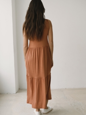 tiralahilacha-vestido-largo-con-volantes-rosa-coral-2