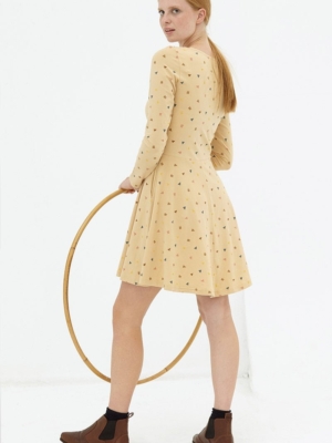 tiralahilacha-vestido-media-capa-beige-denisse-2