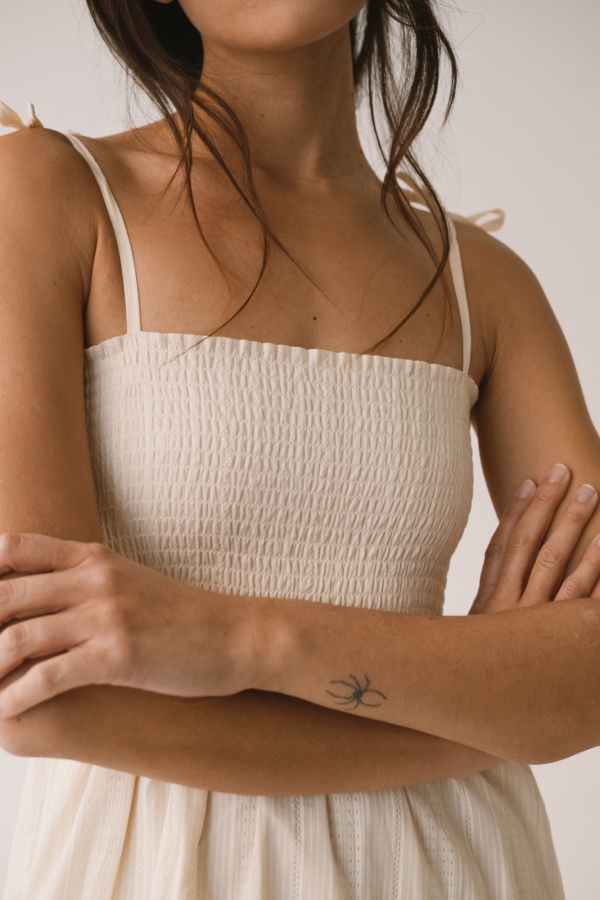 Vestido nido de abeja crudo