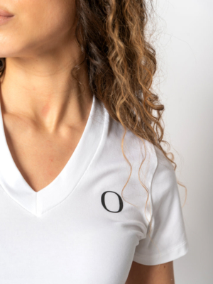 nae-vegan-camiseta-blanca-con-escote-en-v-emelline-2-3×4
