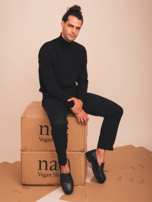 nae-vegan-cesar-black-6-3×4