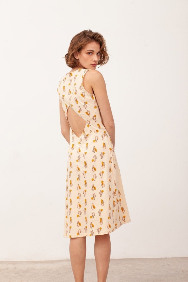 Vestido escote espalda Bianca color beige