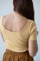 Camiseta cuello barco Brooke Amarilla manga corta