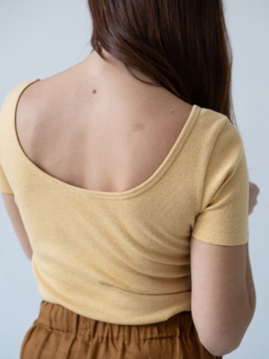 tiralahilacha-brooke-yellow-short-sleeve-boat-neck-t-shirt-2