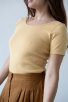 Camiseta cuello barco Brooke Amarilla manga corta