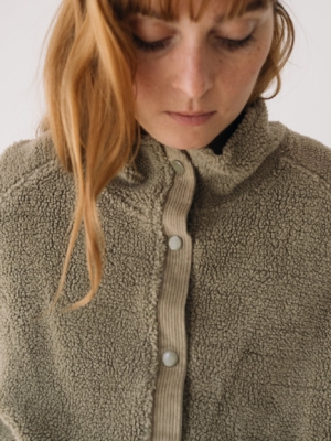 tiralahilacha-buttoned-organic-sherpa-jacket-in-green-2