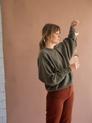 tiralahilacha-gaudia-sweater-batwing-sleeve-merino-wool-green-4