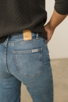 Pantalones Momfit Denim azul desgastado