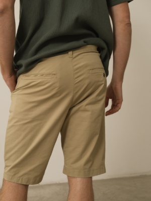 tiralahilacha-hans-linen-blend-bermuda-shorts-in-khaki-2