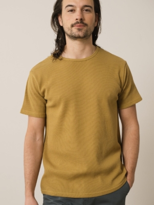 Camiseta waffle Harmony mostaza