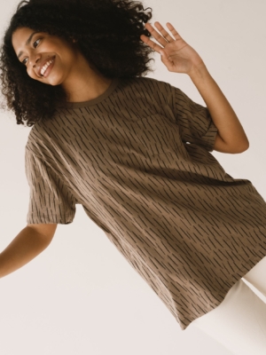 Camiseta unisex Harriet marrón corteza