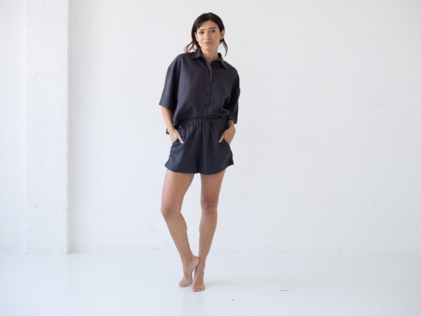 Pantalón corto Hebe Tencel negro